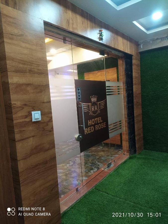 Hotel Red Rose Vadodara Exterior photo