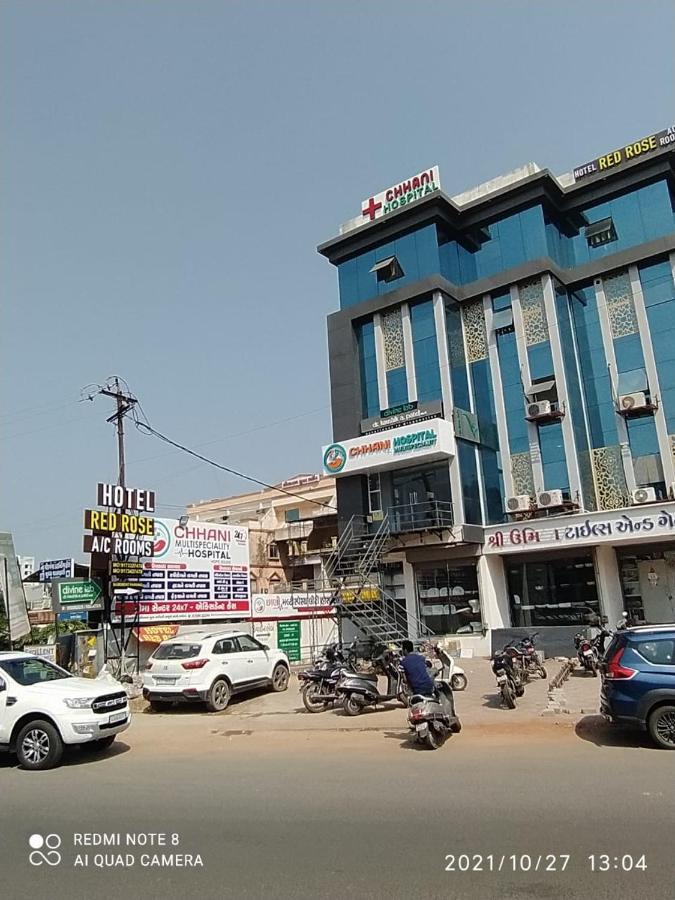 Hotel Red Rose Vadodara Exterior photo