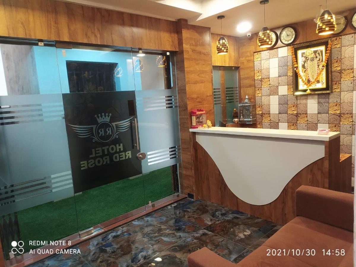 Hotel Red Rose Vadodara Exterior photo